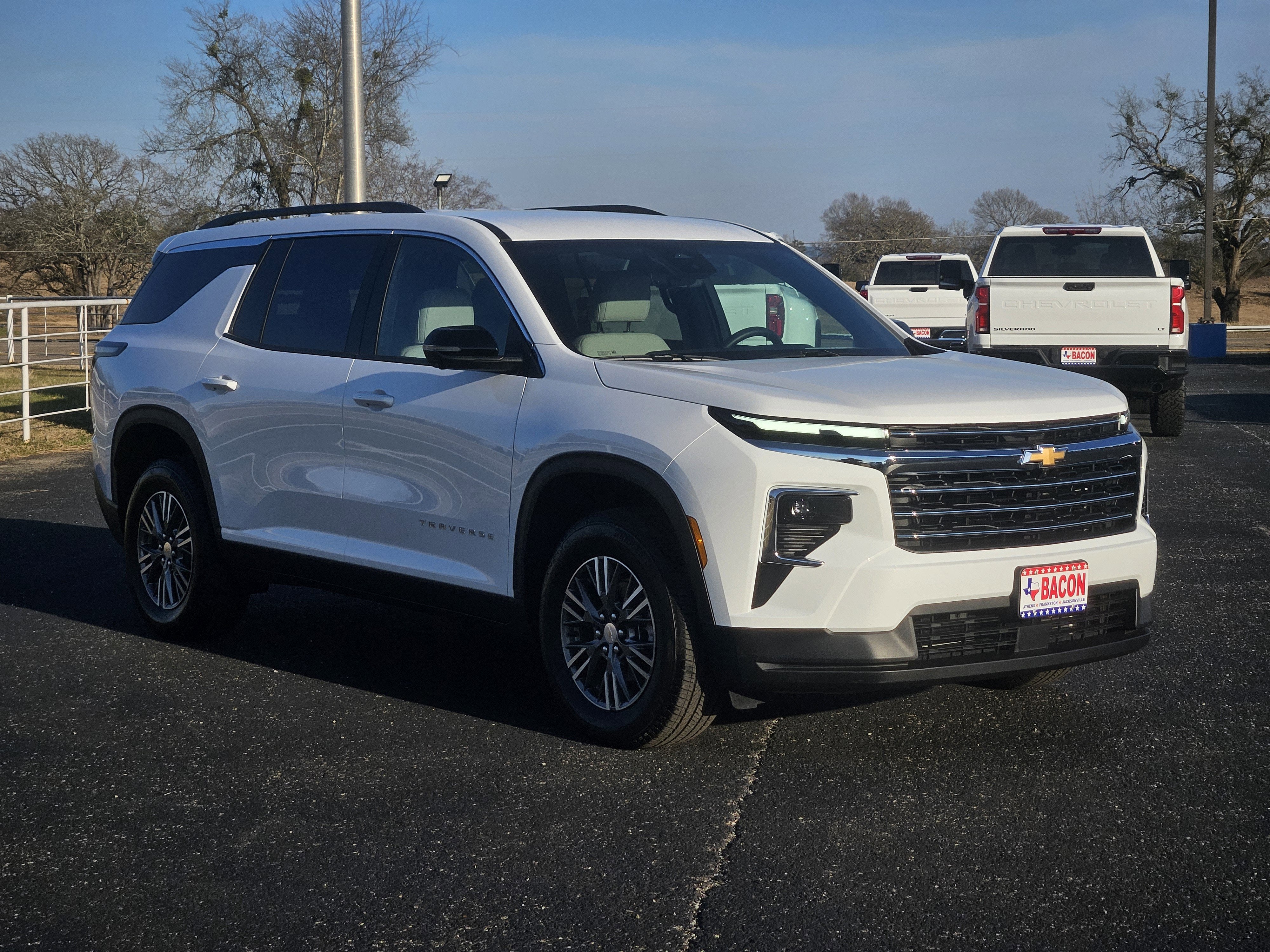 2026 Chevrolet Traverse FWD LT