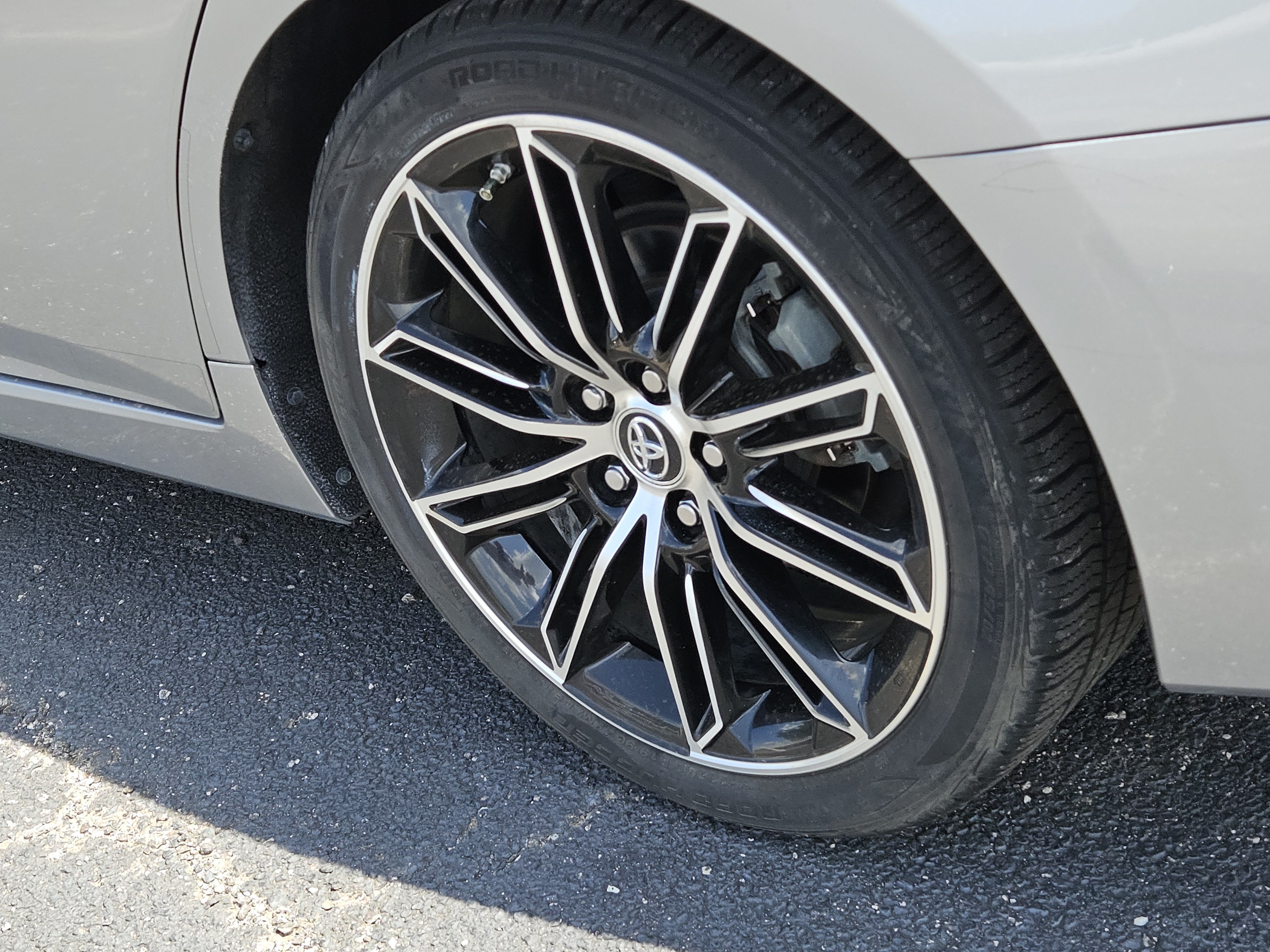 2019 Toyota Avalon XLE