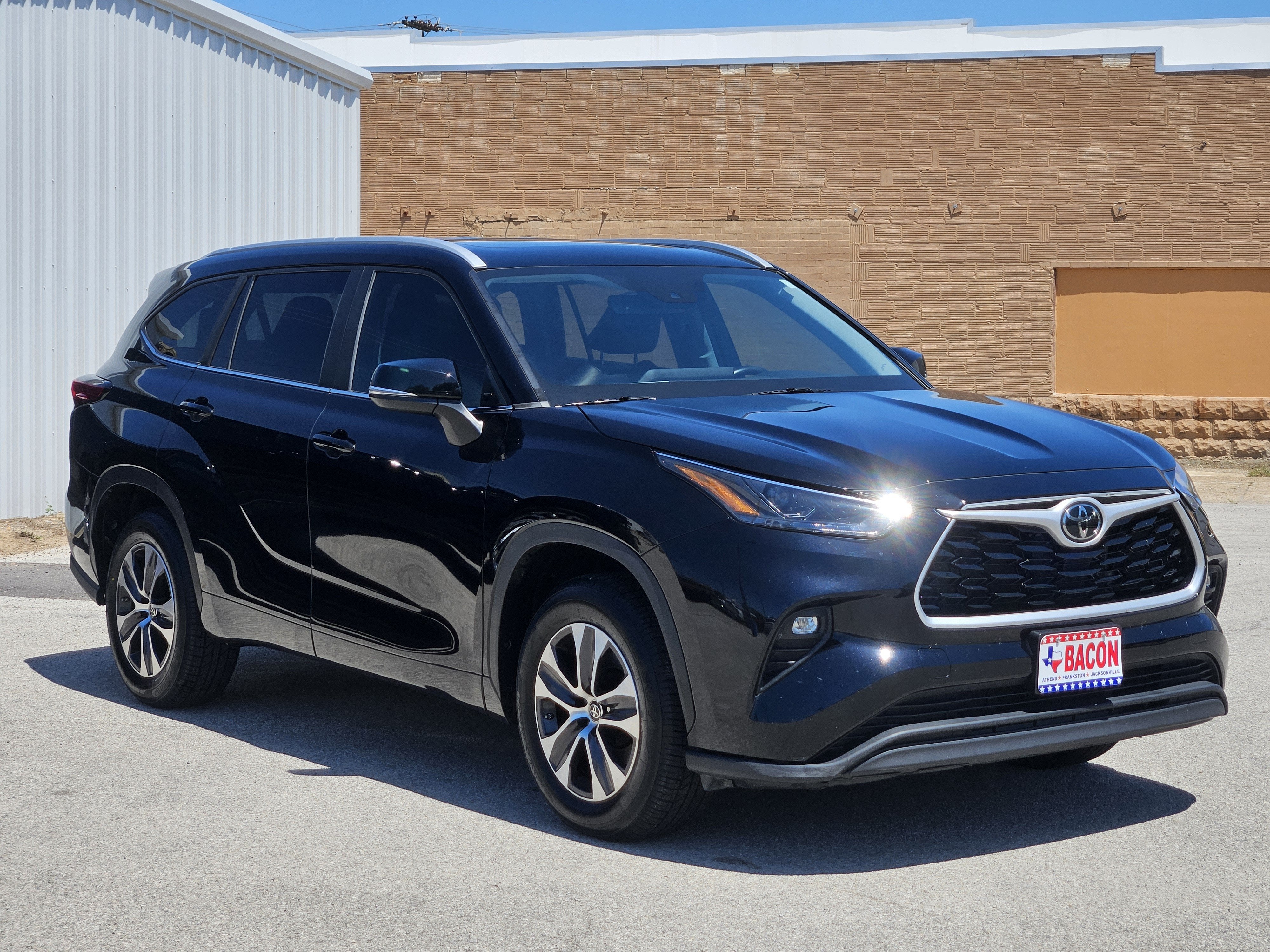 2023 Toyota Highlander BASE